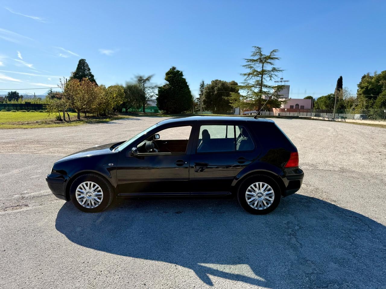 Volkswagen Golf 1.4 Benzina 75cavalli Neopatentati