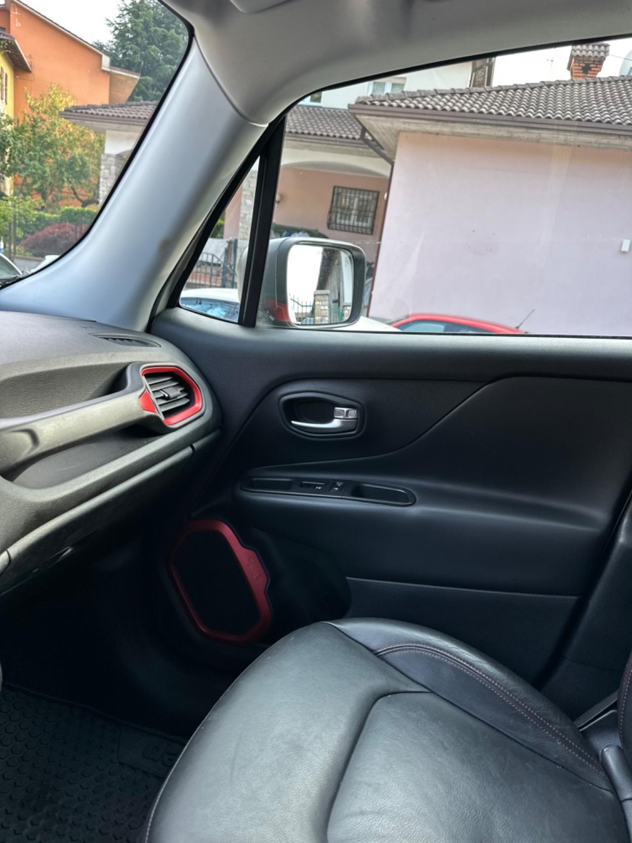 Jeep RENEGADE 2.0 MJT 4WD TRAILHAWK EU6B KMCERT