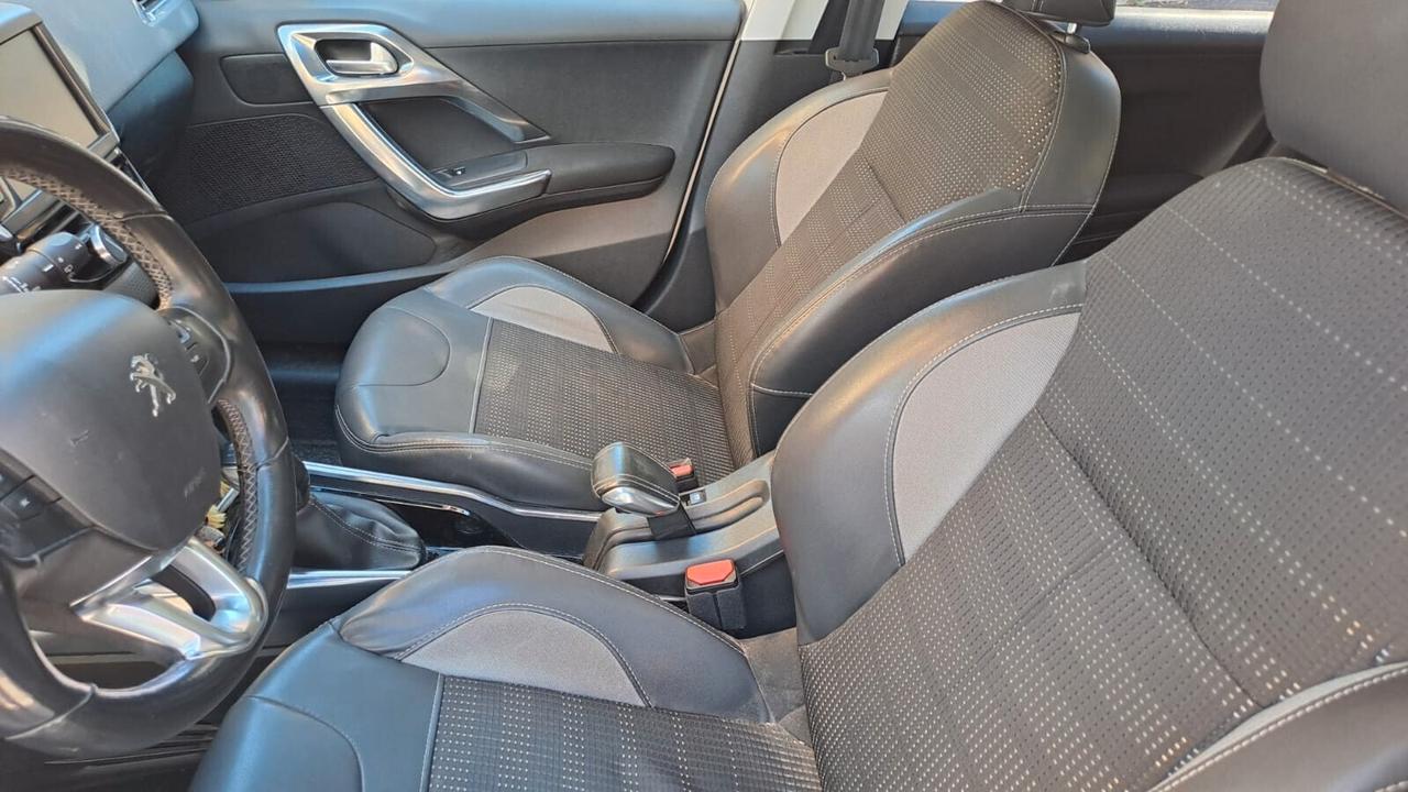 PEUGEOT 2008 1,6 HDI-TETTO PANORAMICO-3 REVISIONI