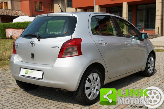 TOYOTA Yaris 1.3 VVTi 87CV - CAMBIO AUTOMATICO - PRENOTATA