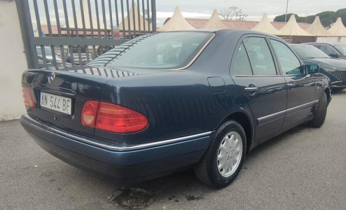 Mercedes-benz E 200 Cat Avantgarde