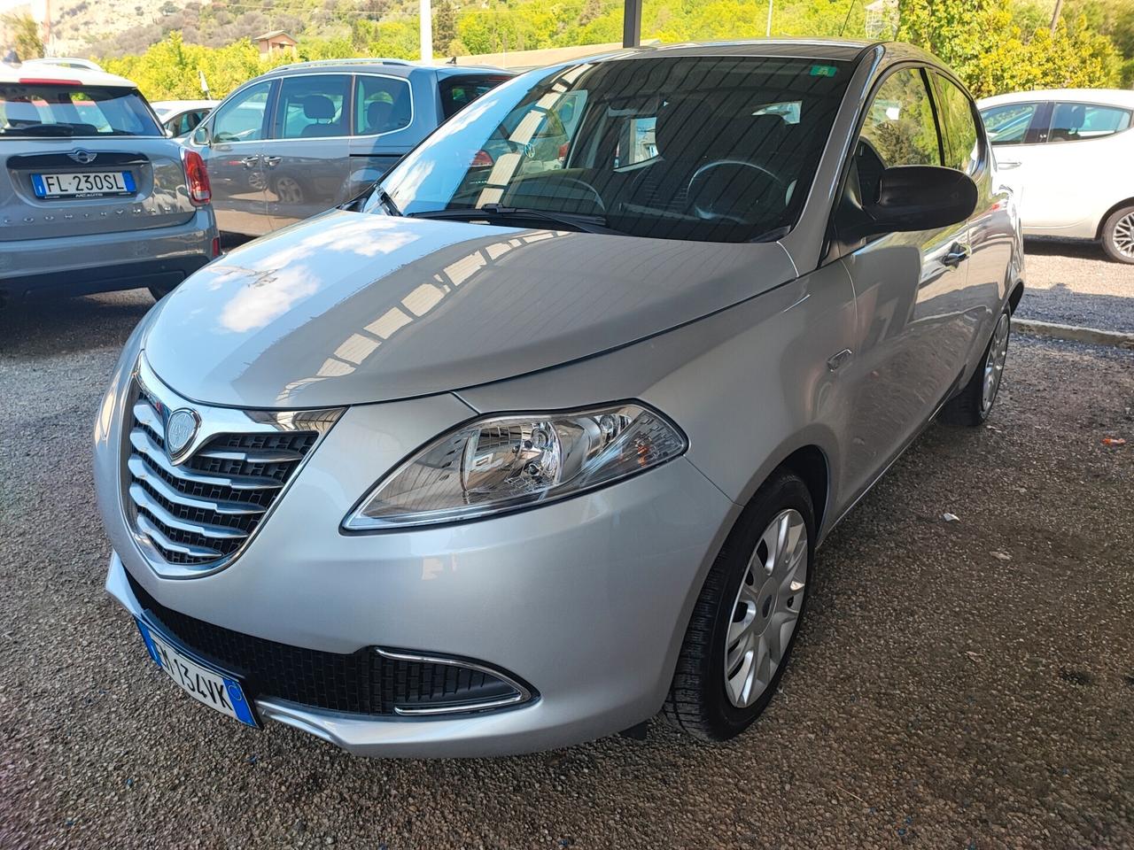 Lancia Ypsilon 1.2 69 CV Unyca