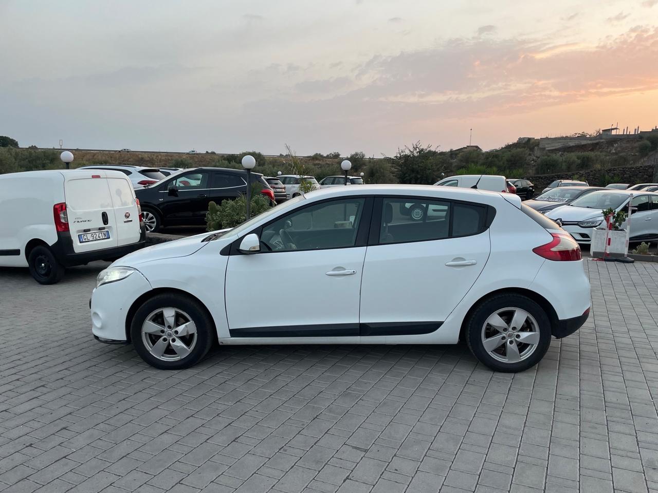 Renault Megane Mégane 1.5 dCi 110CV EDC Attractive