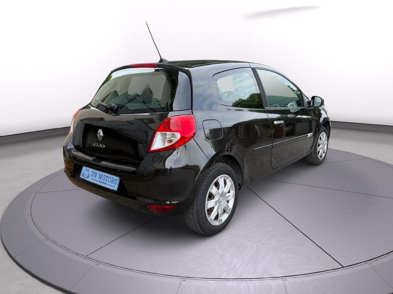 Renault Clio 1.2 benzina anno 2010 neo patentati