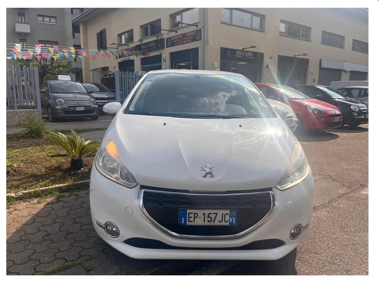 Peugeot 208 1.2 VTi 82 CV 5 porte Allure - 2012
