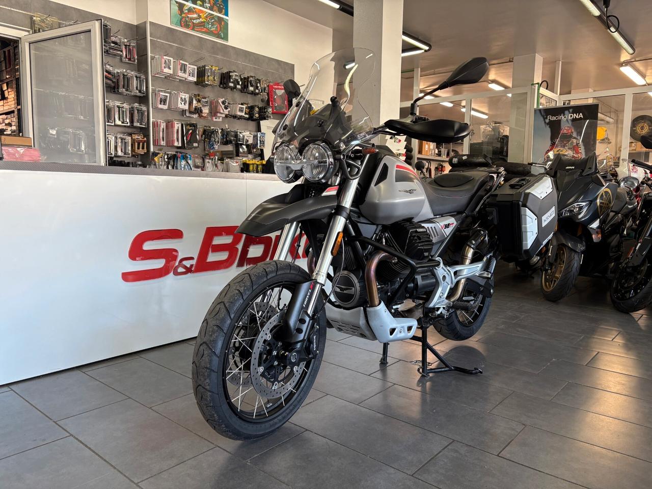 Moto Guzzi V 85 Travel - 2023