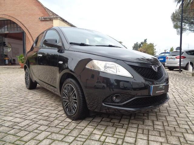 Lancia Ypsilon 1.0 FireFly 5 porte S&S Hybrid Ecochic Gold