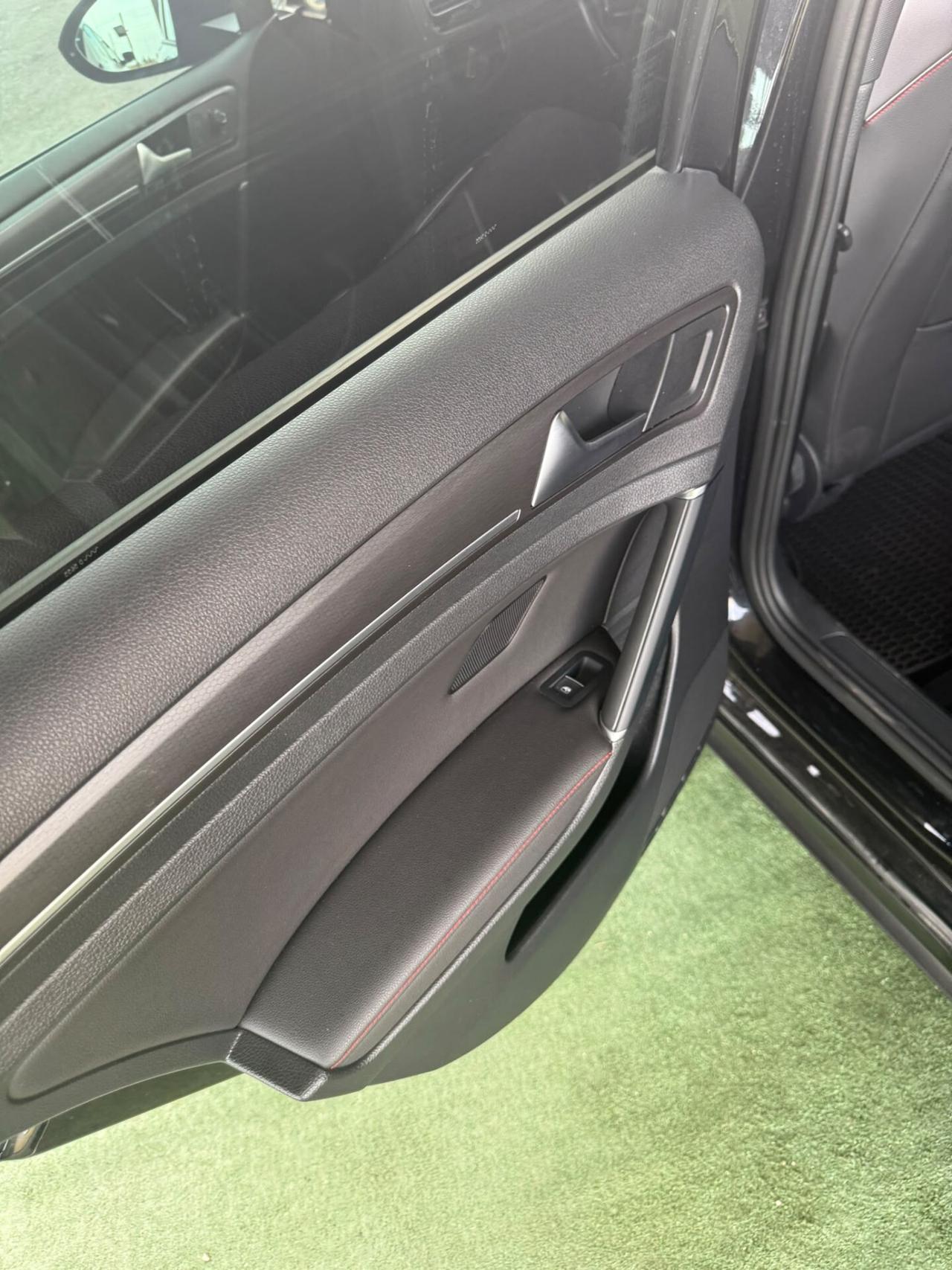 Volkswagen Golf GTI 2.0 TSI TCR DSG 5p. BlueMotion Technology