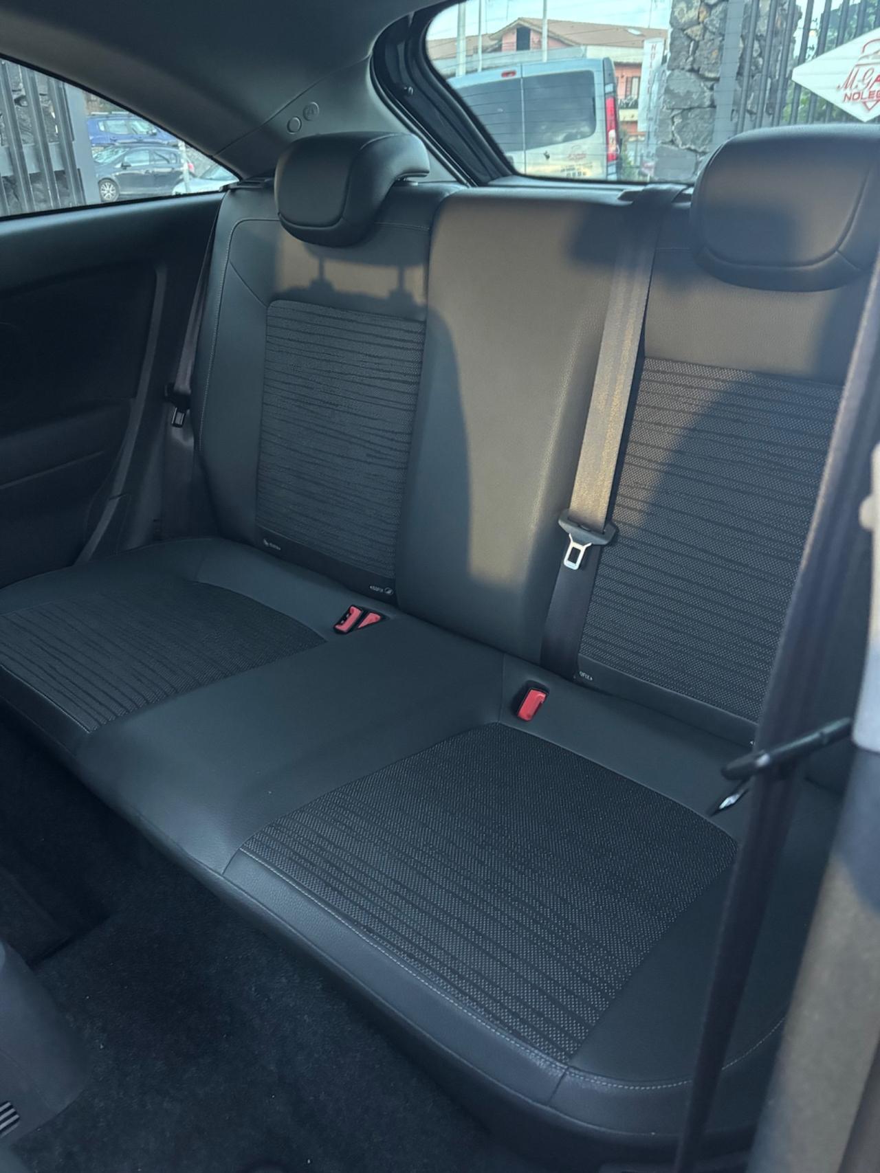 Opel Corsa 1.2 autom per handicap / disabili