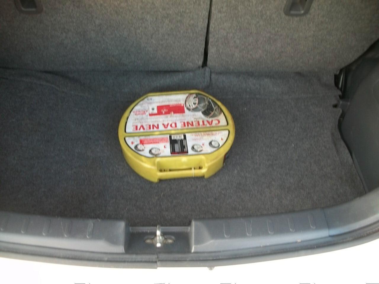 Suzuki Celerio 1.0 Easy CC 1000 EURO 06 BENZINA SI NUOVI PATENTATI KM 85518 05 PORTE GARANZIA UN ANNO IMMAT 30/07/2018 COLOR BIANCA