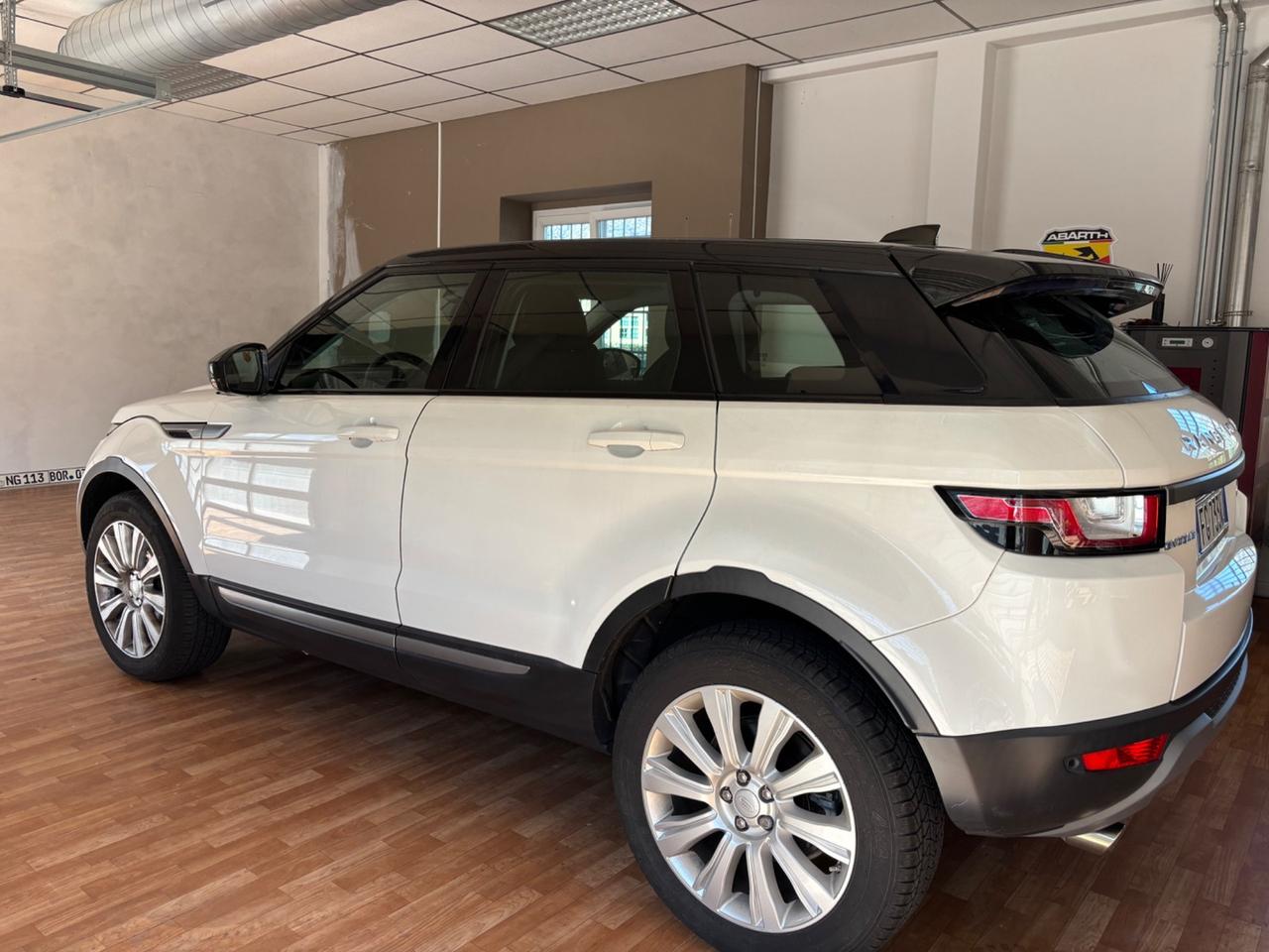Land Rover Range Evoque 2.0 TD4 150 CV 5p. Pure