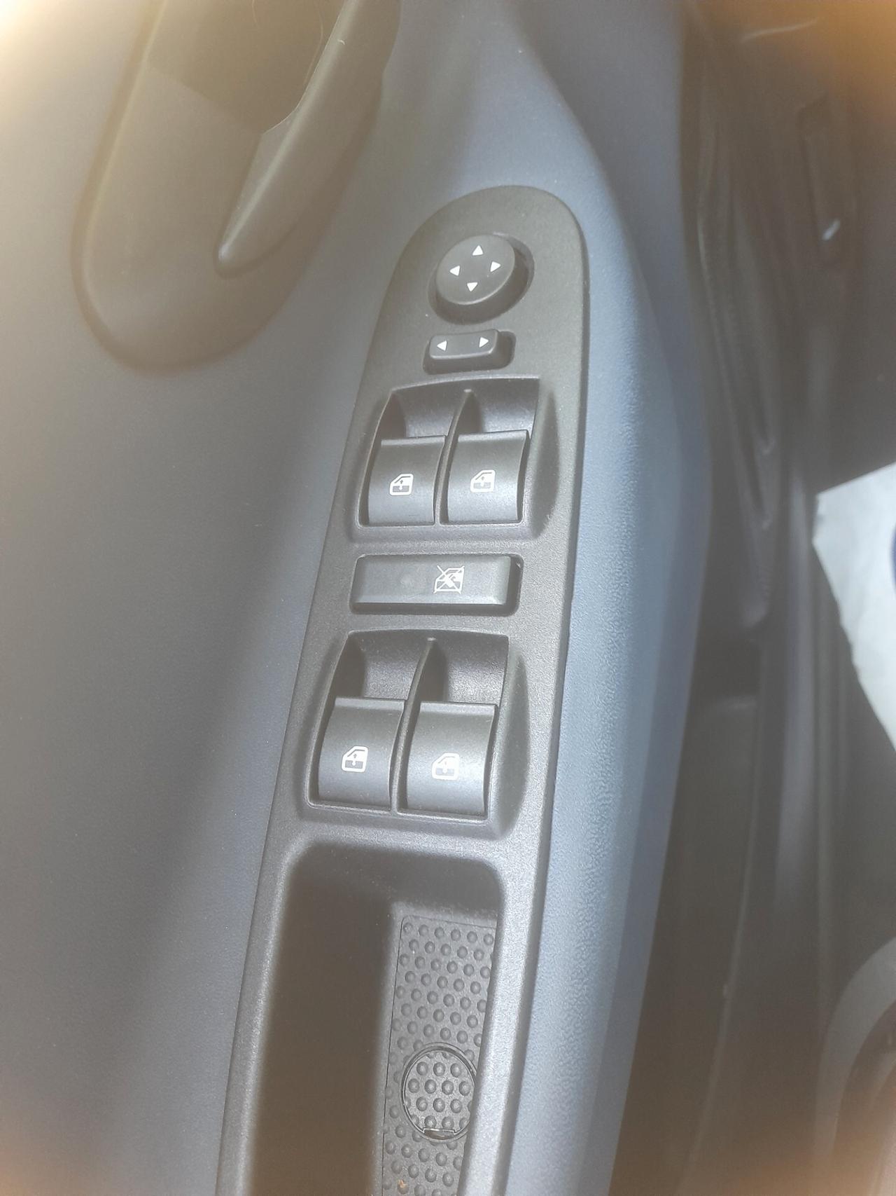 Lancia Ypsilon 1.0 5 porte Hybrid Gold Plus