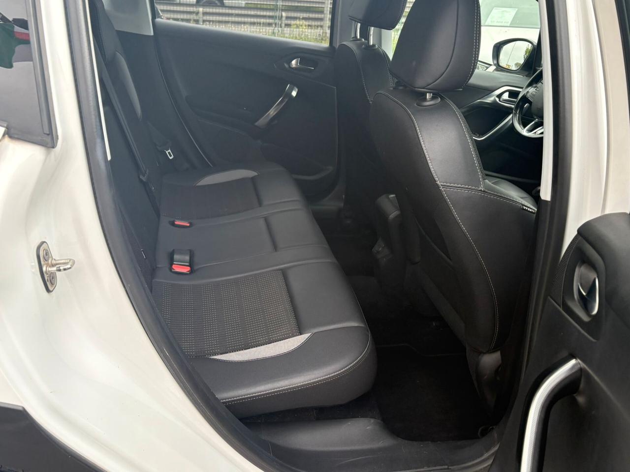 Peugeot 2008 BlueHDi 100 S&S Allure