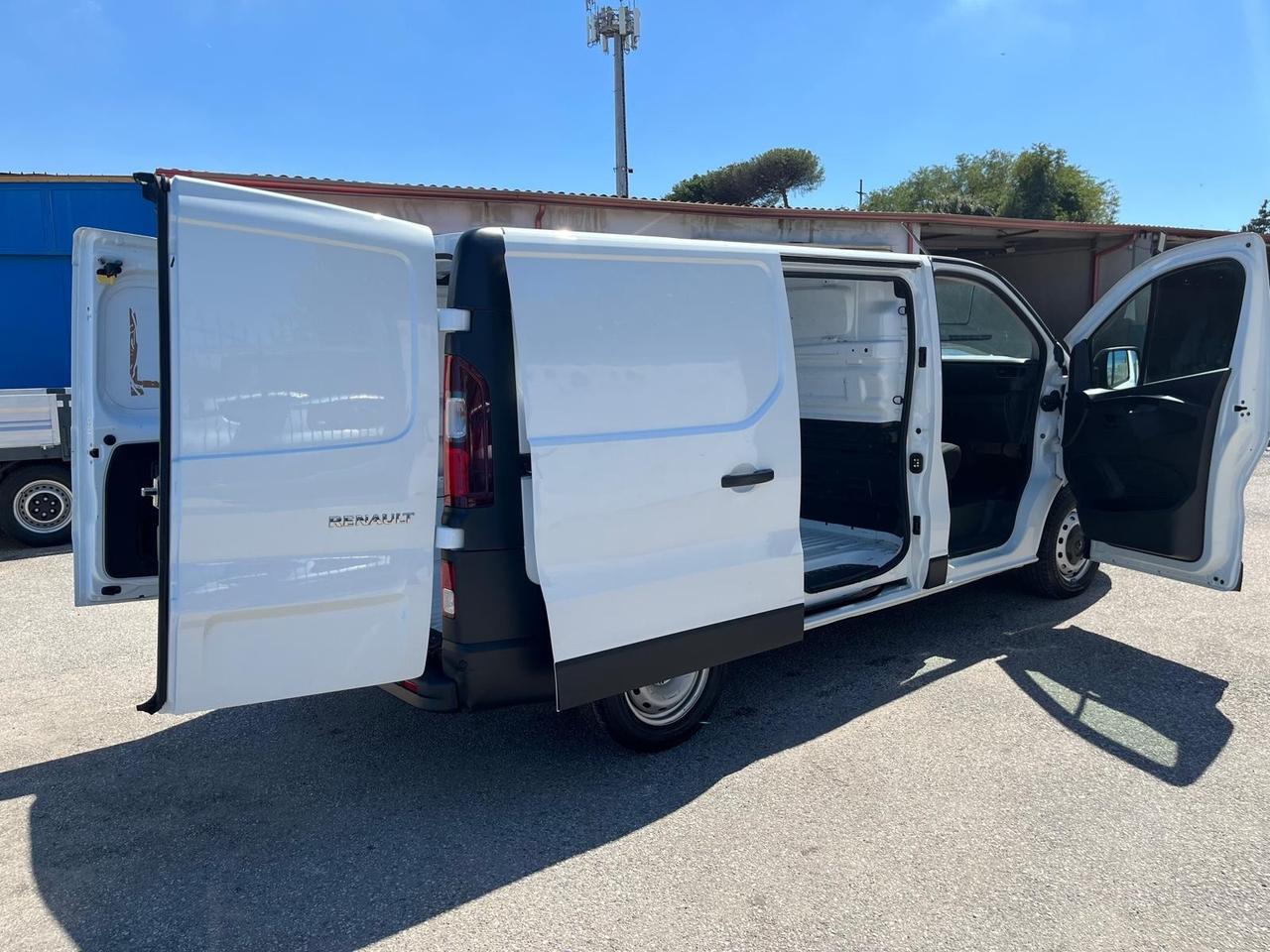 Renault trafic cargo-2.0 dci-2022