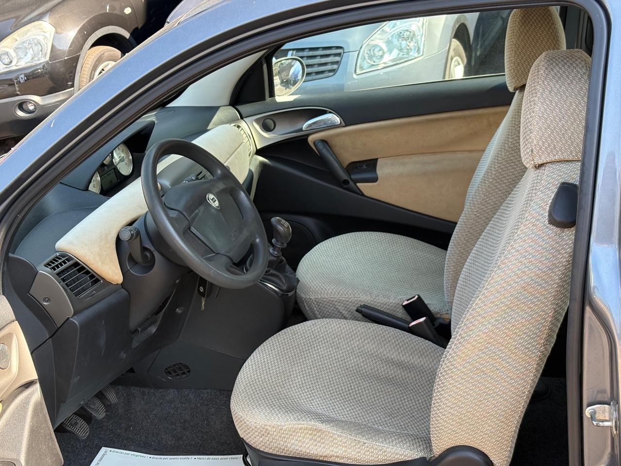 Lancia Ypsilon 1.2 Oro Bianco