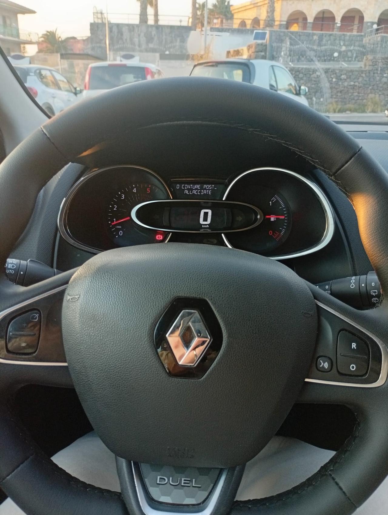 Renault Clio dCi 8V 75 CV 5 porte Moschino Life