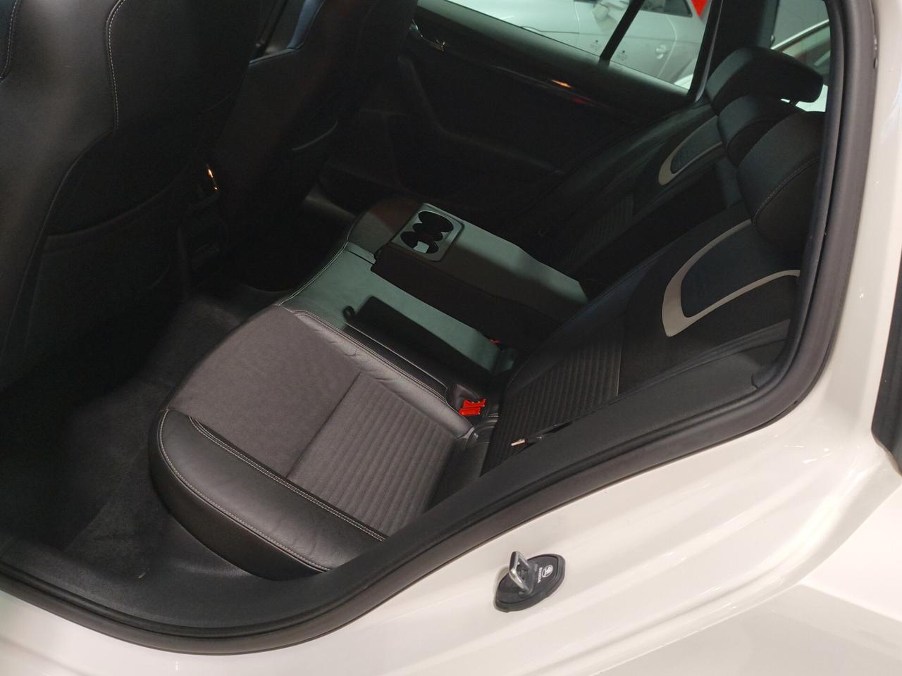 Skoda Octavia 2.0 TDI DSG Wagon RS 129.000 km