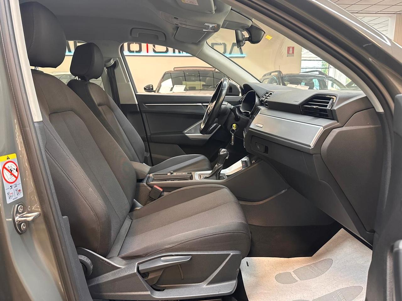 Audi Q3 35 2.0 tdi Business Advanced s-tronic IVA ESPOSTA