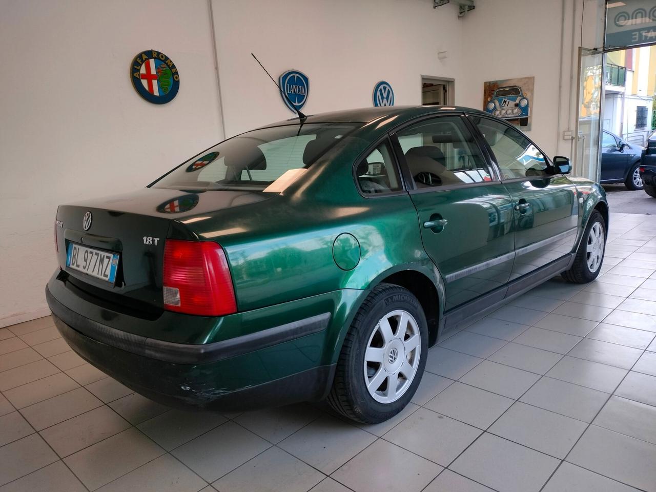 Volkswagen Passat 1.8 T 20V cat Highline