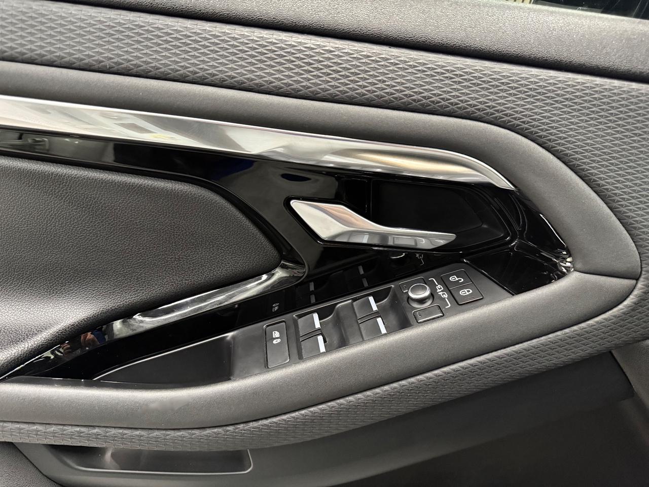 Land Rover Range Evoque 2.0D I4-L.Flw 150 CV AWD Auto R-Dynamic S TETTO