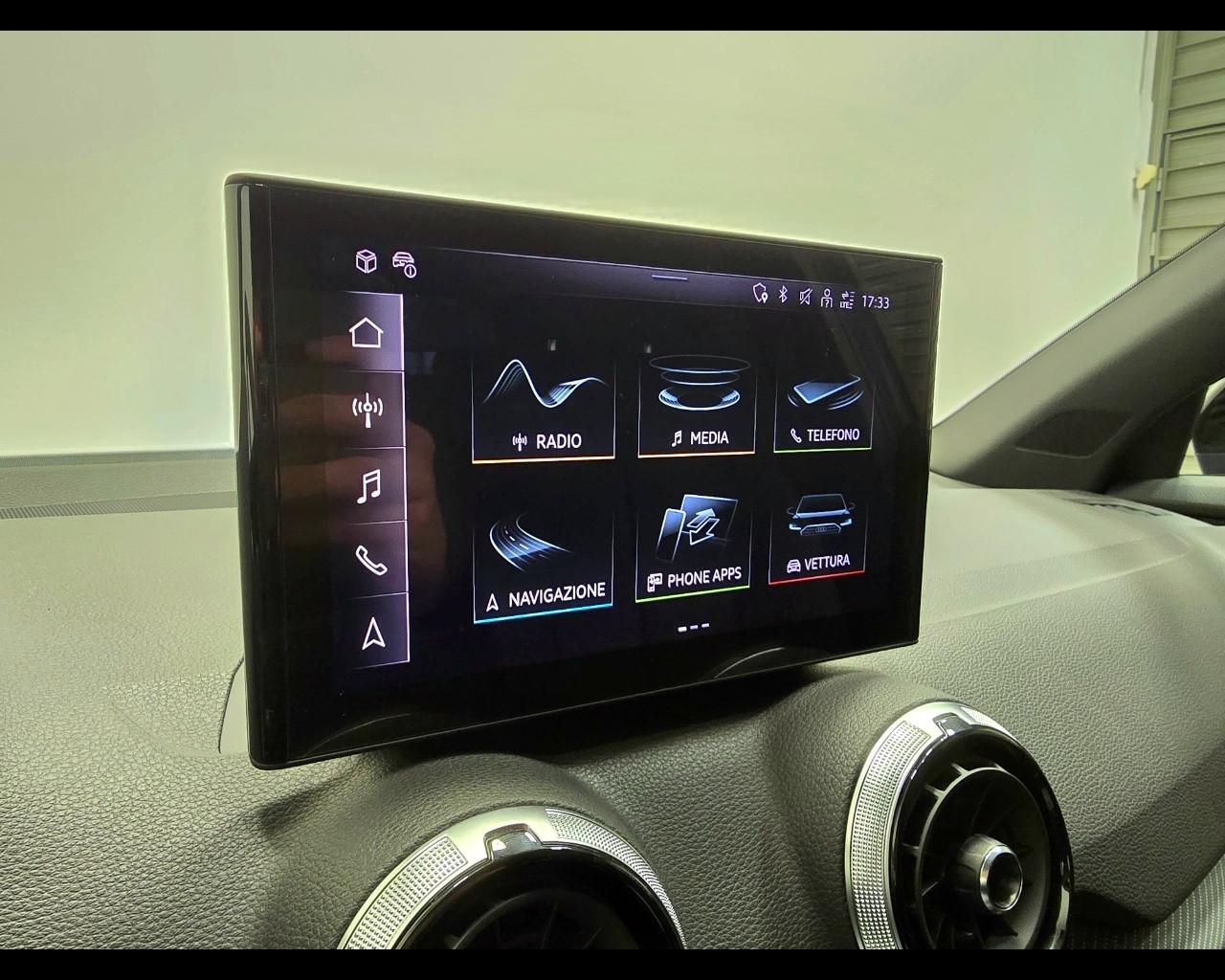 AUDI Q2 35 TFSI S-TRONIC IDENTITY BLACK