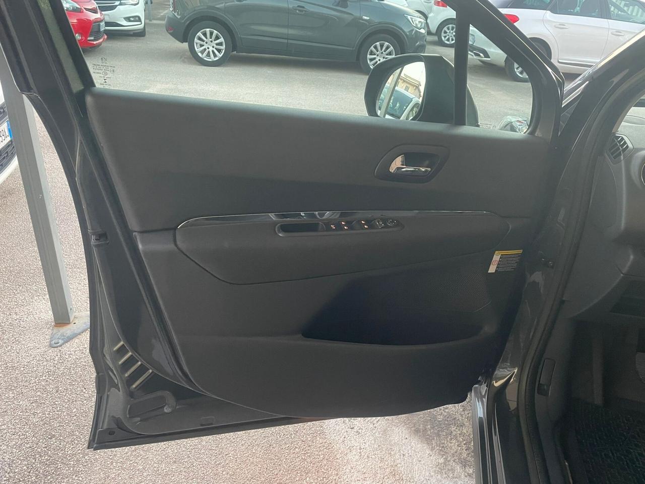 Peugeot 3008 1.6 VTi 120CV Active 60.000KM!!