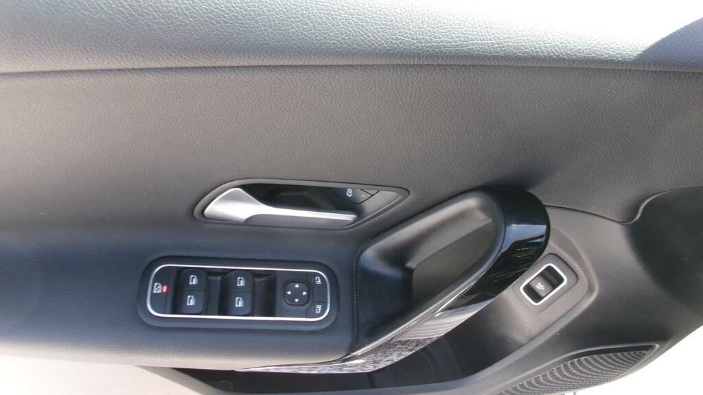 Mercedes Classe A 180 180 D Business 7G-DCT