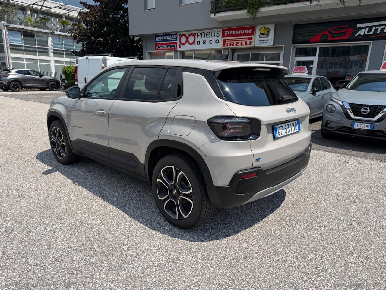 JEEP Avenger BEV Summit 420 156 CV CERCHI IN LEGA DA 18