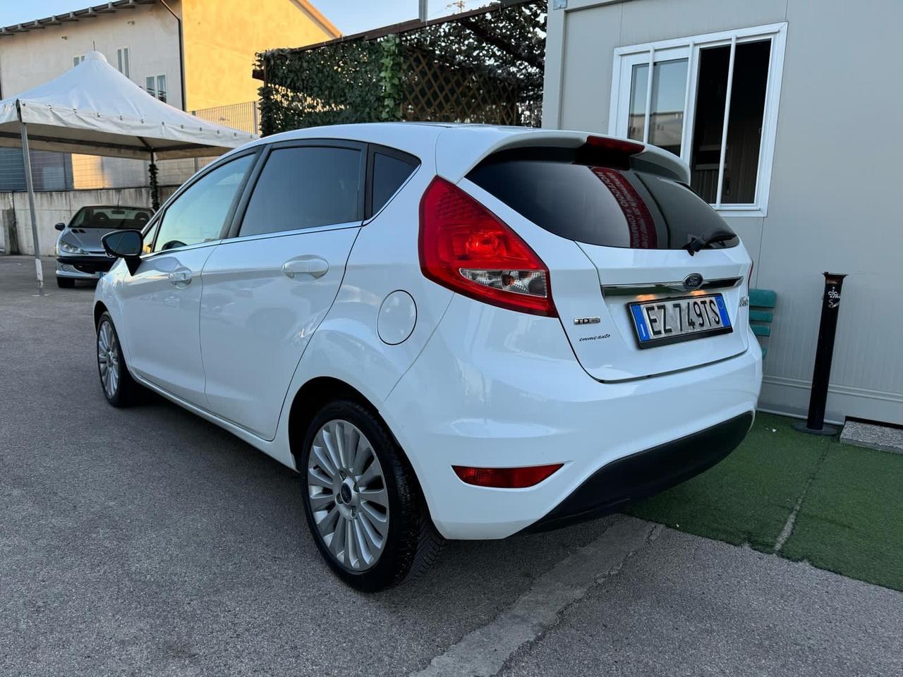 Ford Fiesta 1.4 TDCi 68CV 5 porte Titanium 2009