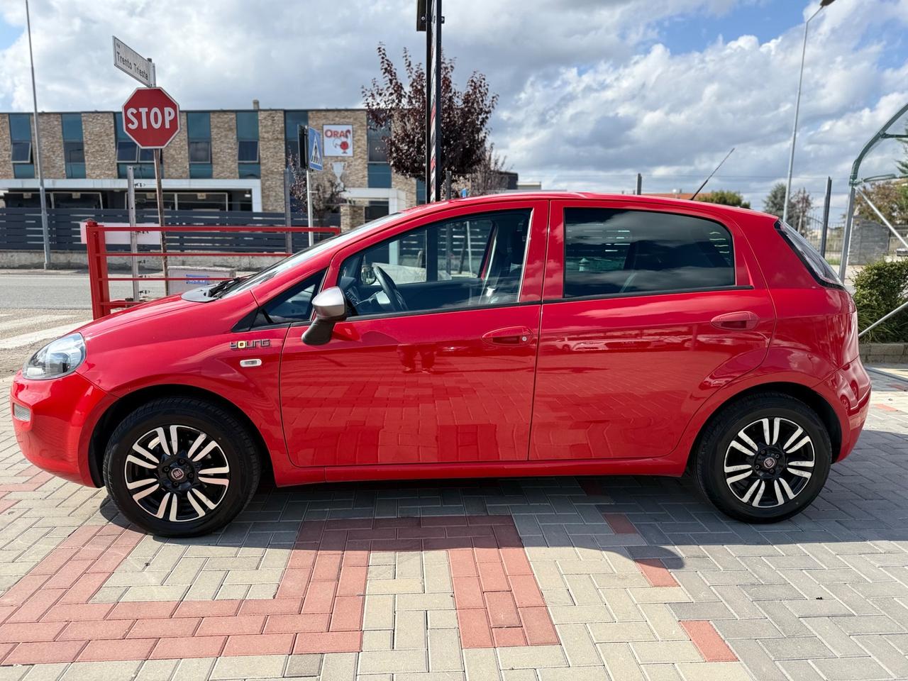 Fiat Punto 1.2 69CV 5P Young EURO 6*UNICO PROP