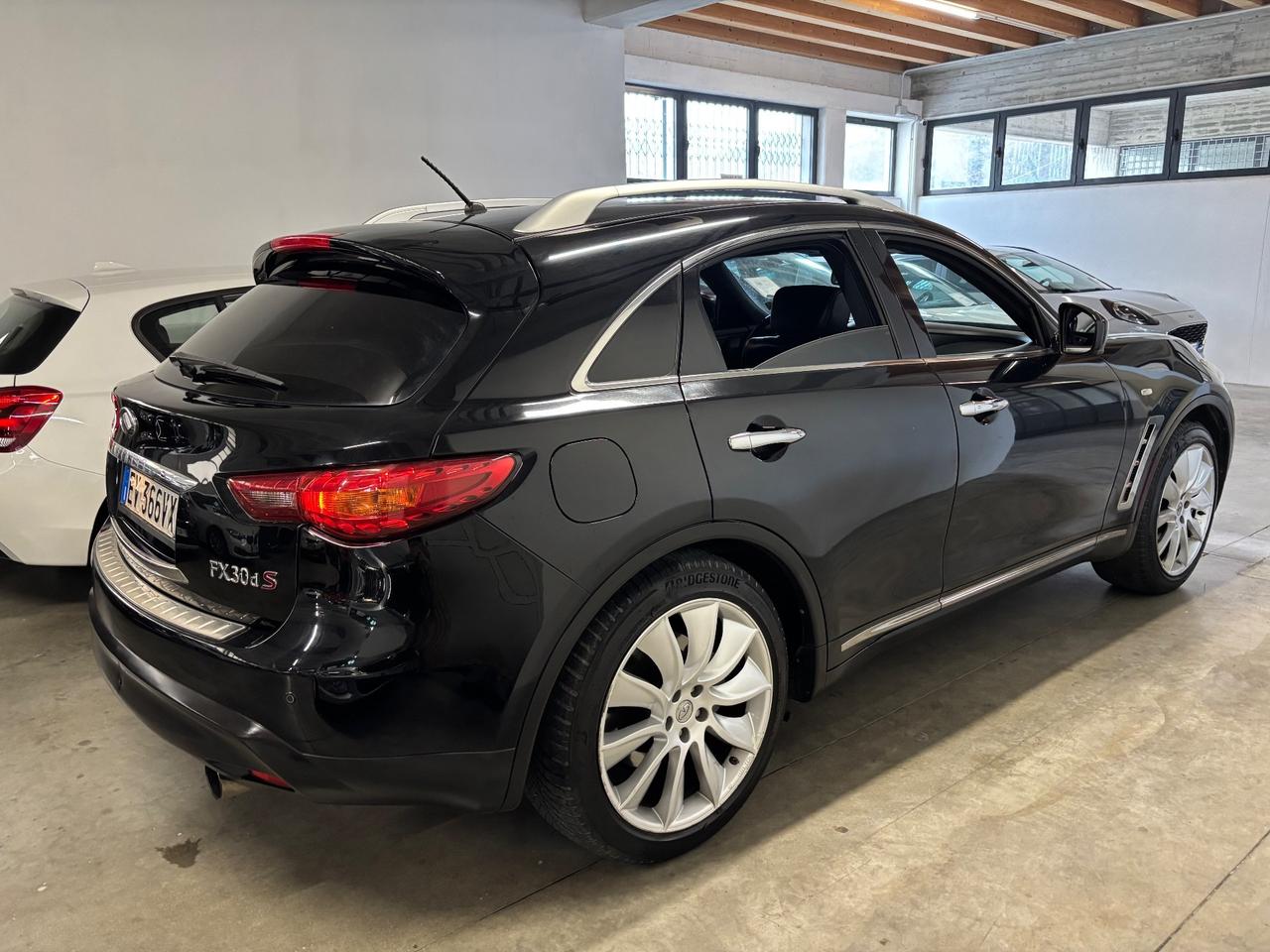 Infiniti FX FX30d S PREMIUM |FULL OPT. |