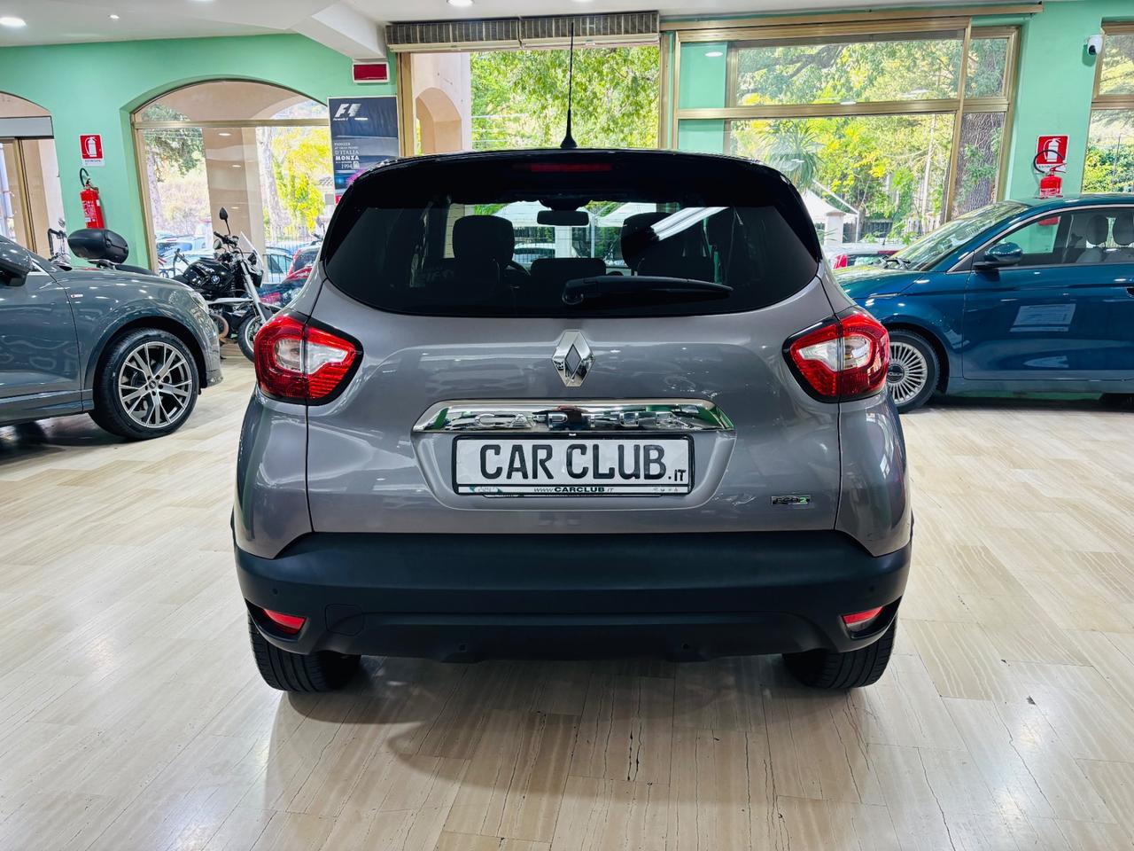 RENAULT Captur dCi 8V 90 CV EDC Initiale Paris