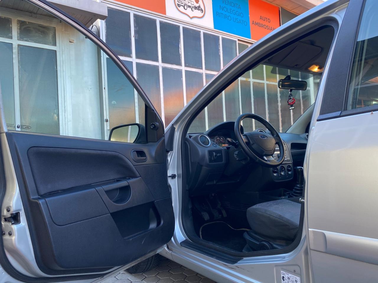 Ford Fiesta ADATTA A NEOPATENTATI 1.2 16V 5p.