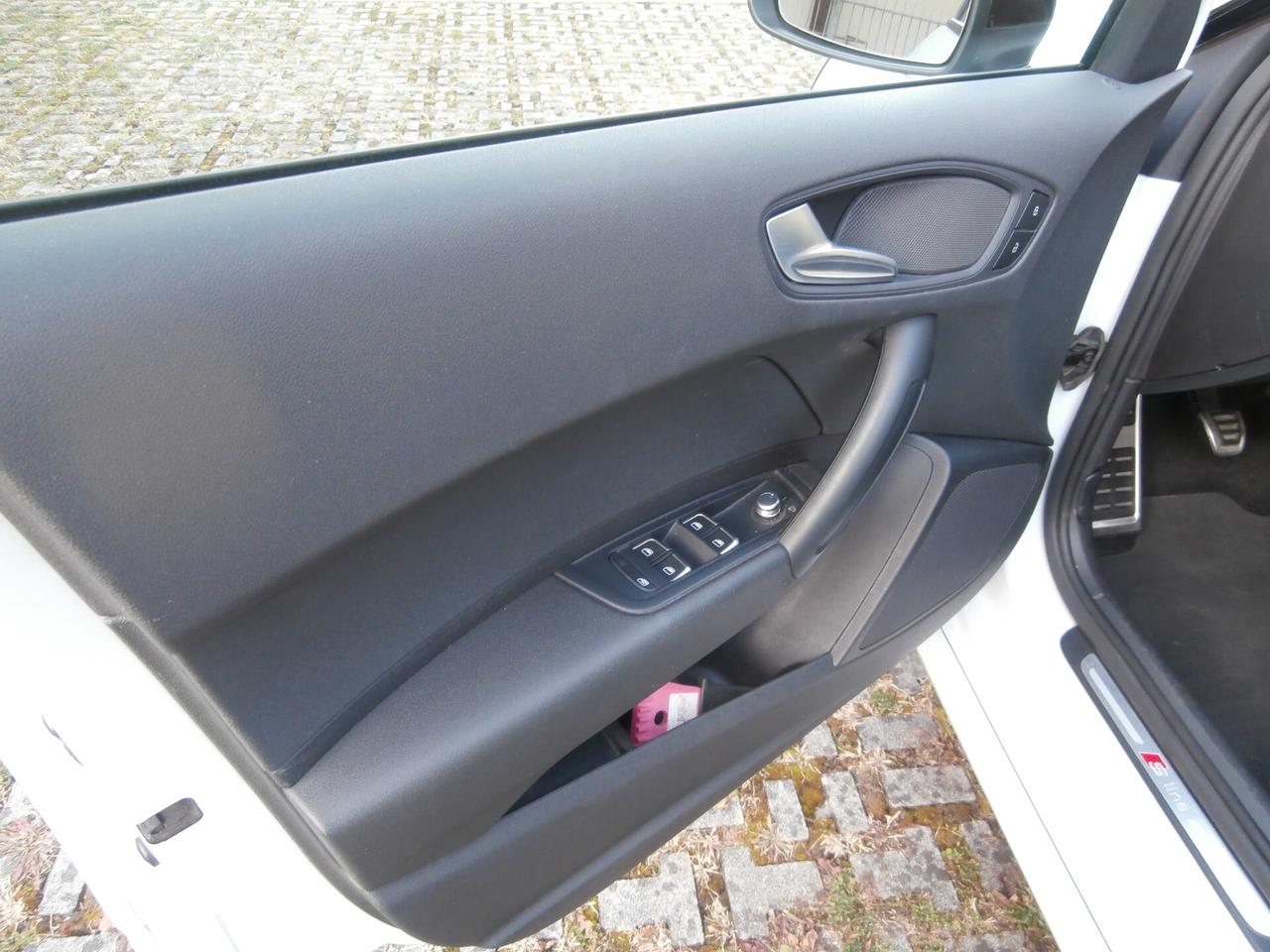 Audi A1 1.4 TDI 90 cv S. LINE Bicolore Neopatentati