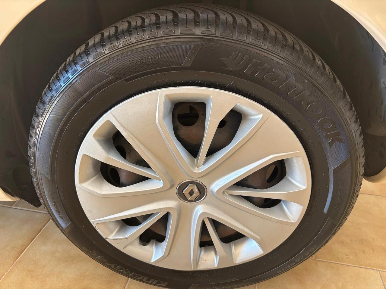 RENAULT CLIO ANNO 2018 BZ 1.2 ADATTA NEOPATENTATI KM 100 MILA