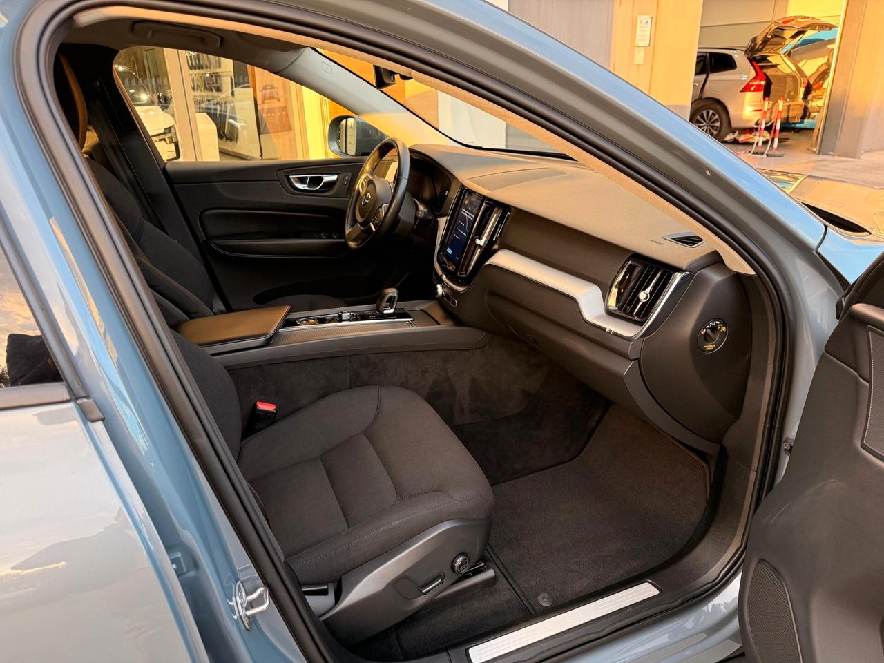 Volvo XC 60 XC60 B4 (d) AWD Geartronic Business