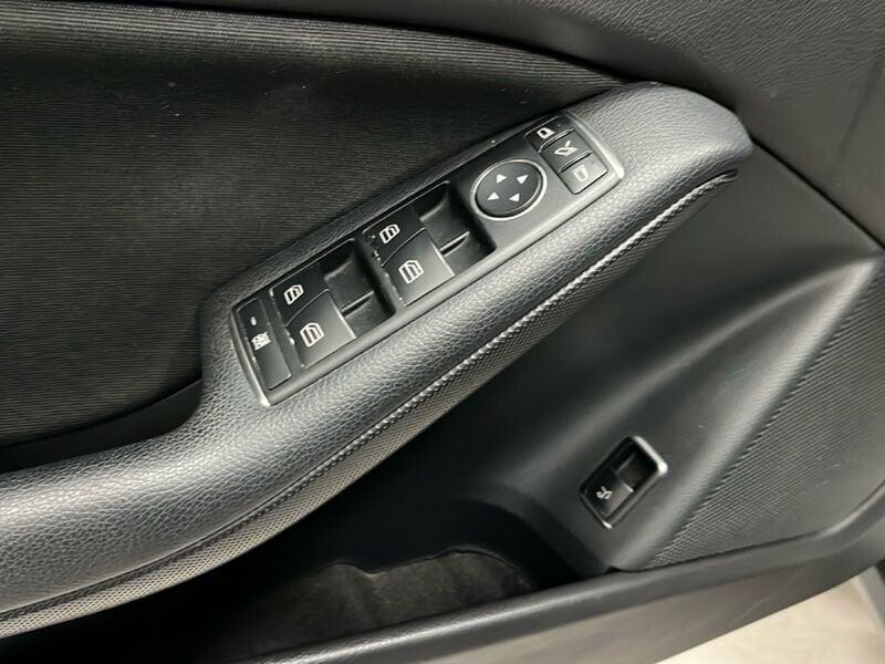 Mercedes-Benz GLA 180 d Business