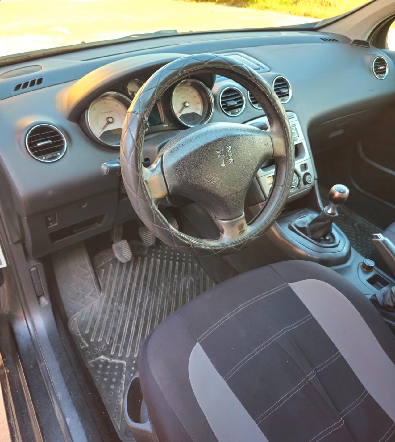Peugeot 308 1.6 HDi 110CV 5p. Féline (5 Marce)