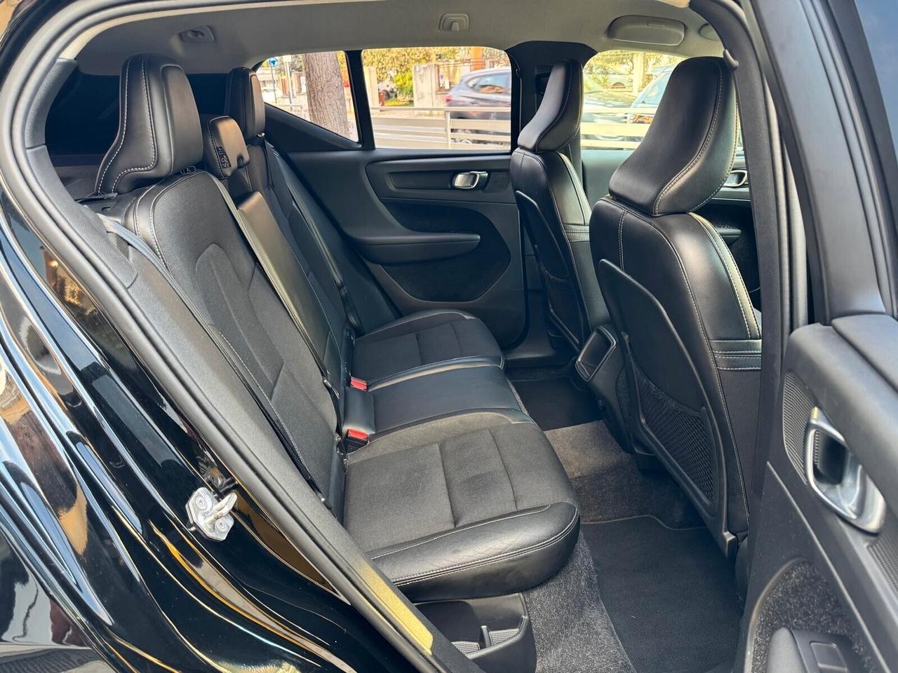 VOLVO XC40 D3 GEARTRONIC R-DESING 150cv