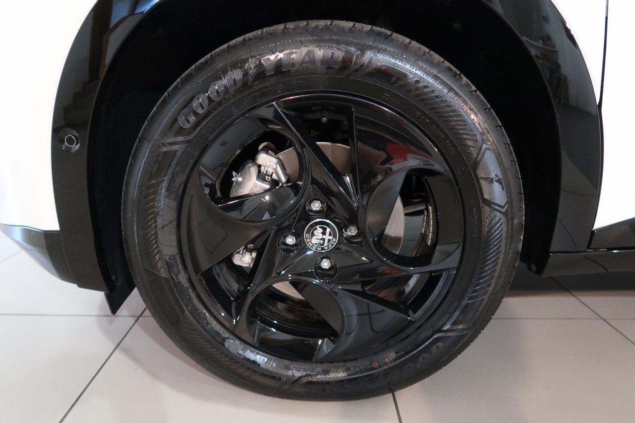 Alfa Romeo Junior 1.2 ibrida Ti 145cv edct6