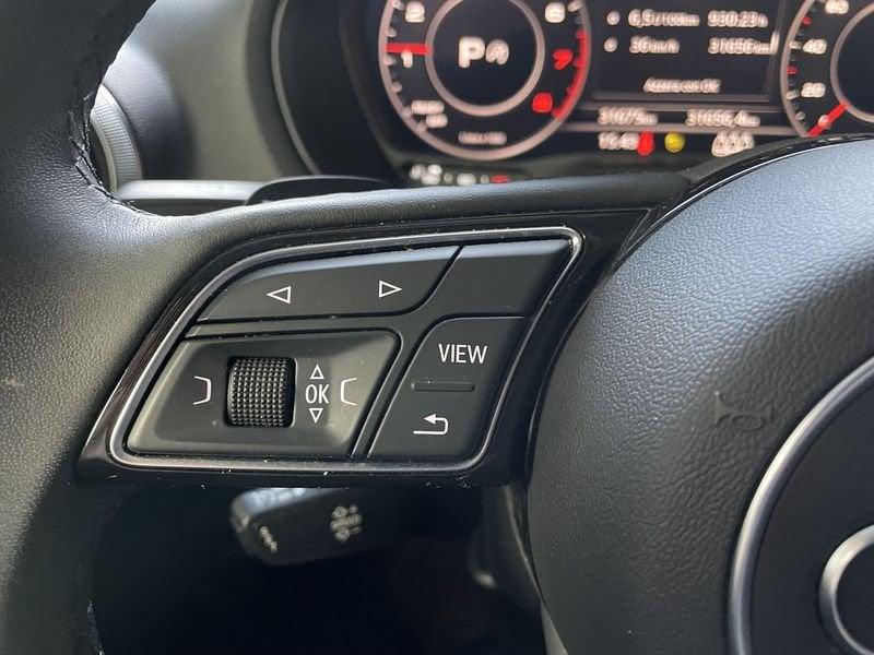 Audi Q2 Q2 35 TFSI S tronic Identity Black