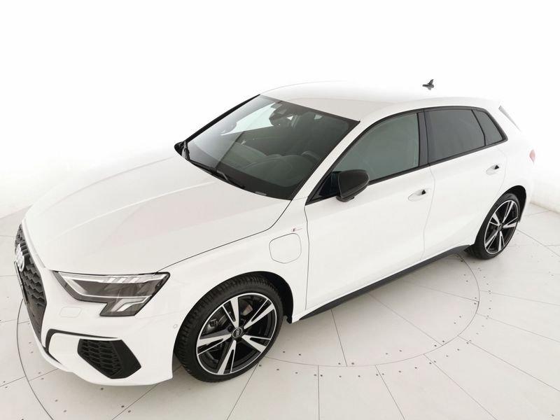 Audi A3 Sportback 40 1.4 tfsi e Identity Black s-tronic