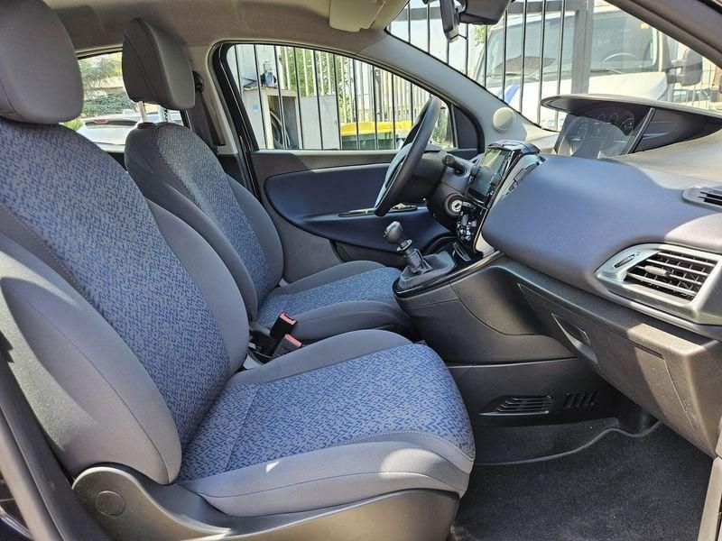 Lancia Ypsilon 1.0 FireFly 70cv Hybrid