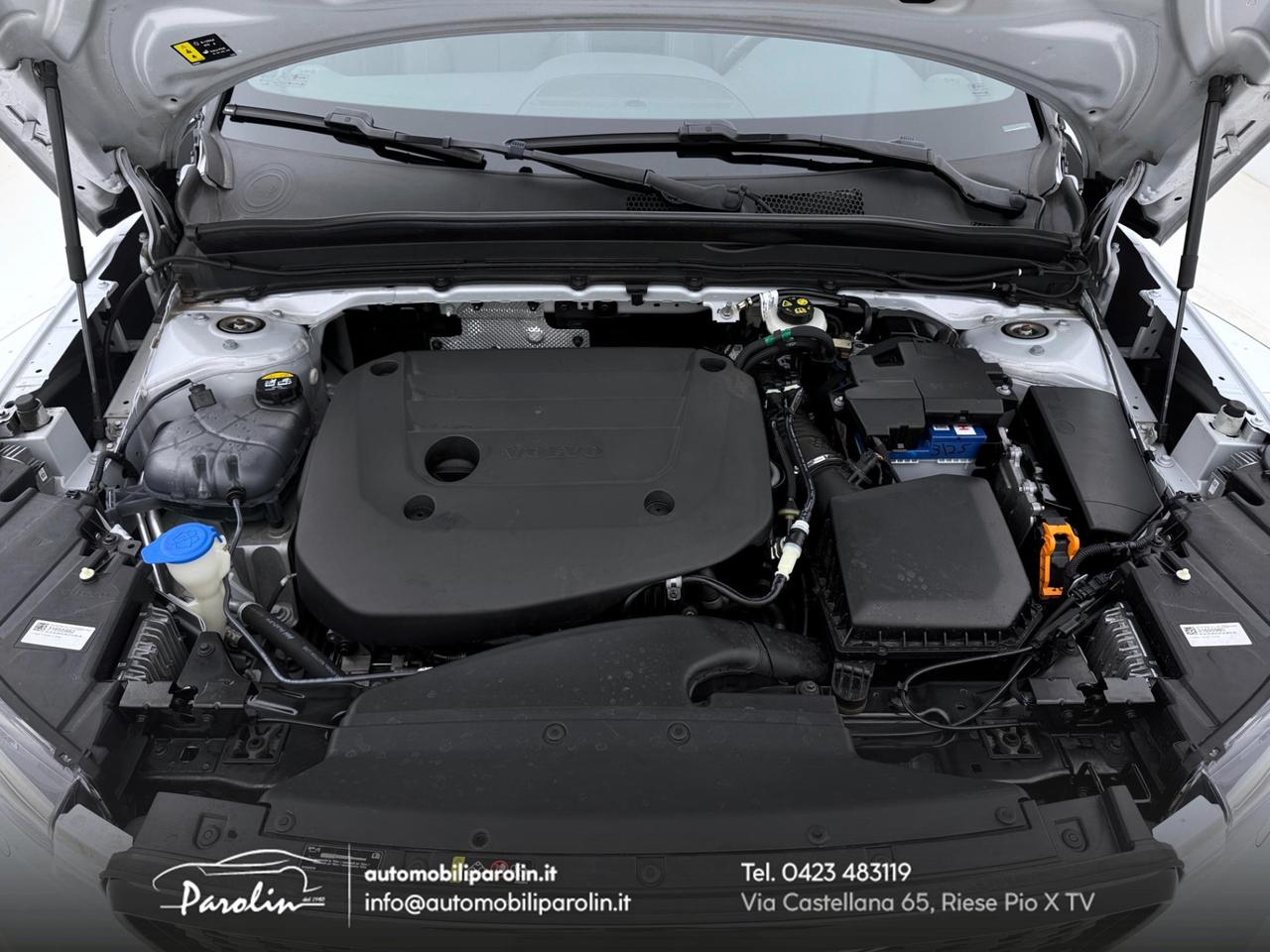 Volvo XC40 2.0 b5 R-design awd auto Tetto-Pelle-360°