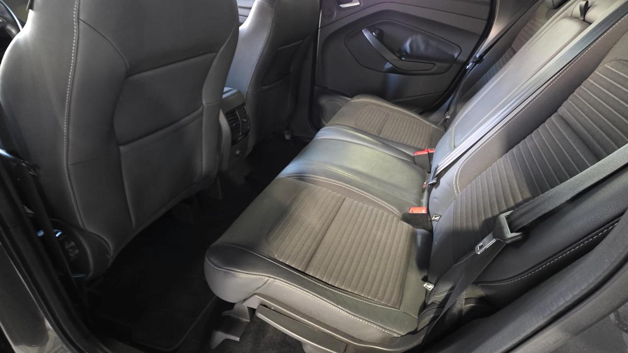 Ford Kuga 2.0 TDCI 150 CV S&S 4WD ST-Line