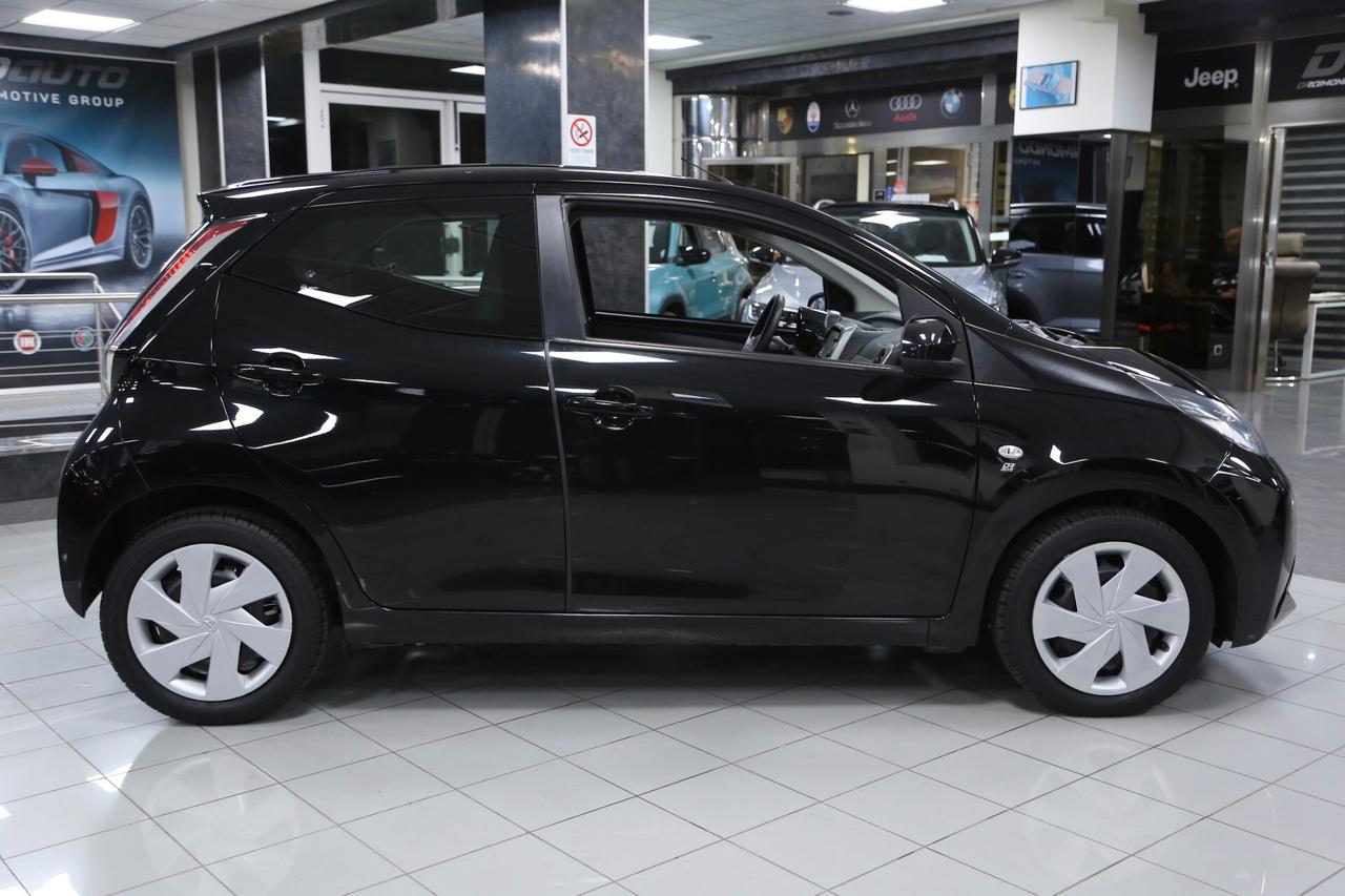 Toyota Aygo 1.0 VVT-i 69 cv x-play
