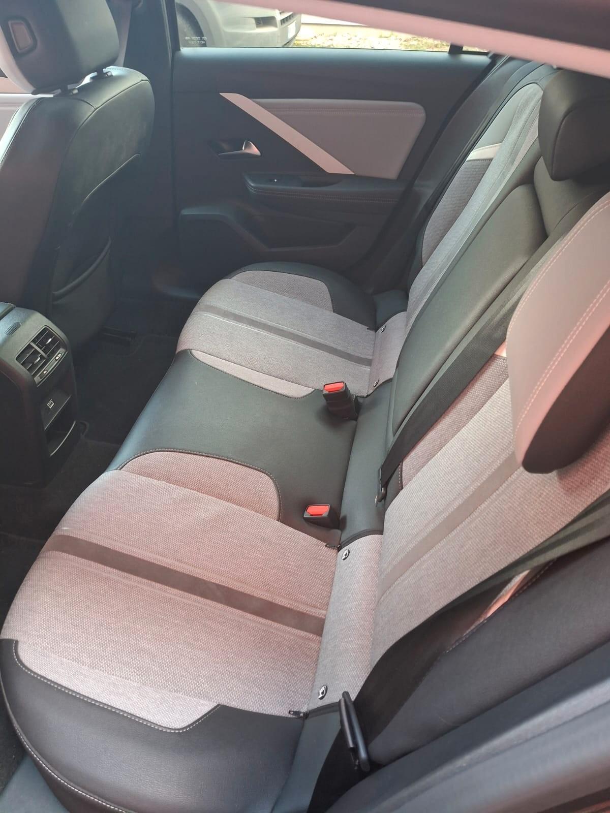 Opel Astra 1.2 Turbo 130 CV Business Elegance