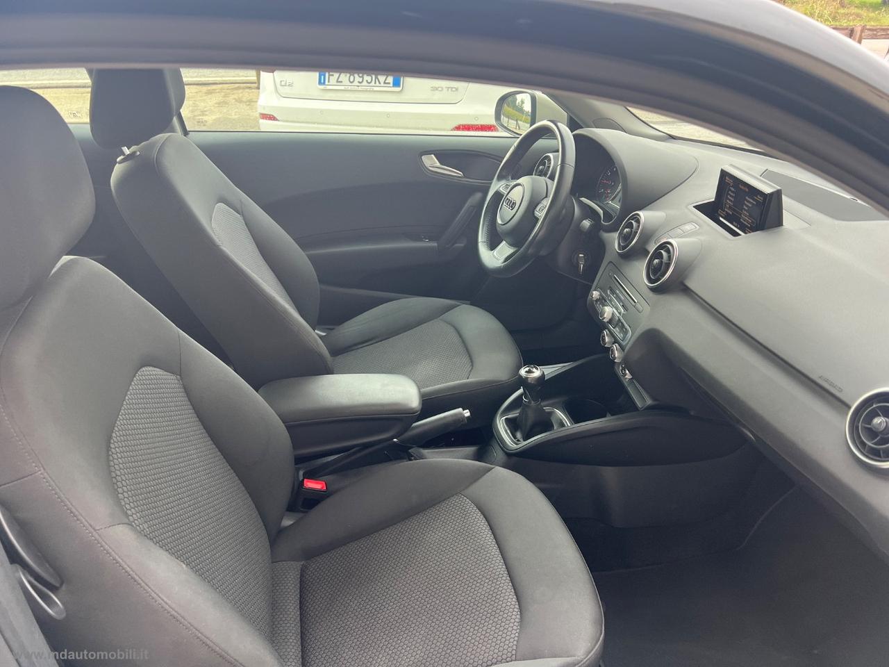 AUDI A1 1.0 82CV TFSI Admired S-LINE CERCHI 17
