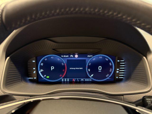 SKODA Karoq 1.5 TSI DSG Selection LED TravelAssist Camera
