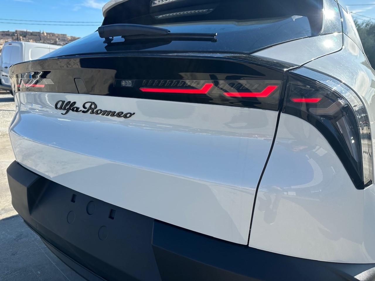 Alfa Romeo Junior 1.2 145 CV Hybrid eDCT6